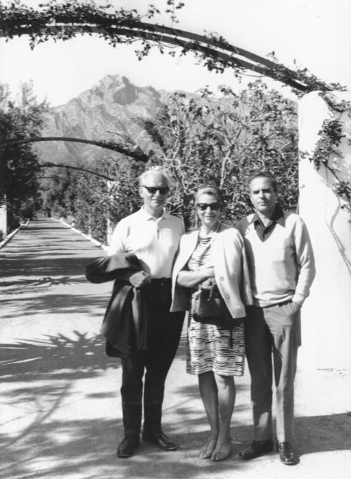 Carlos Asensio en Marbella con el matrimonio Cori, ambos Premios Nobel estadounidenses