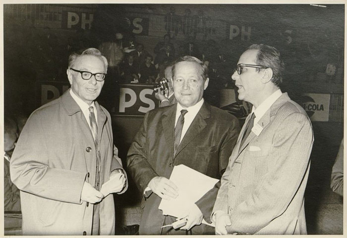 Como Secretario General del VI Congreso de la Federación Europea de Sociedades de Bioquímica (FEBS) en Madrid 1969, con los Premios Nobel Hans A. Krebs y Feodor Lynen. (Fondo Simurg del CSIC)